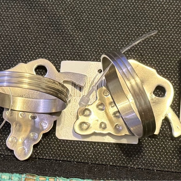 (6) Silver Grape Napkin Rings - Picture 4 of 8